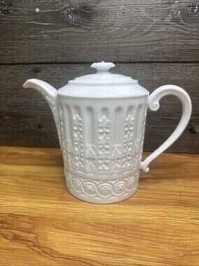 Bernardaud France Louvre 4 Cup White Porcelain Coffee Tea Pot 7” Tall